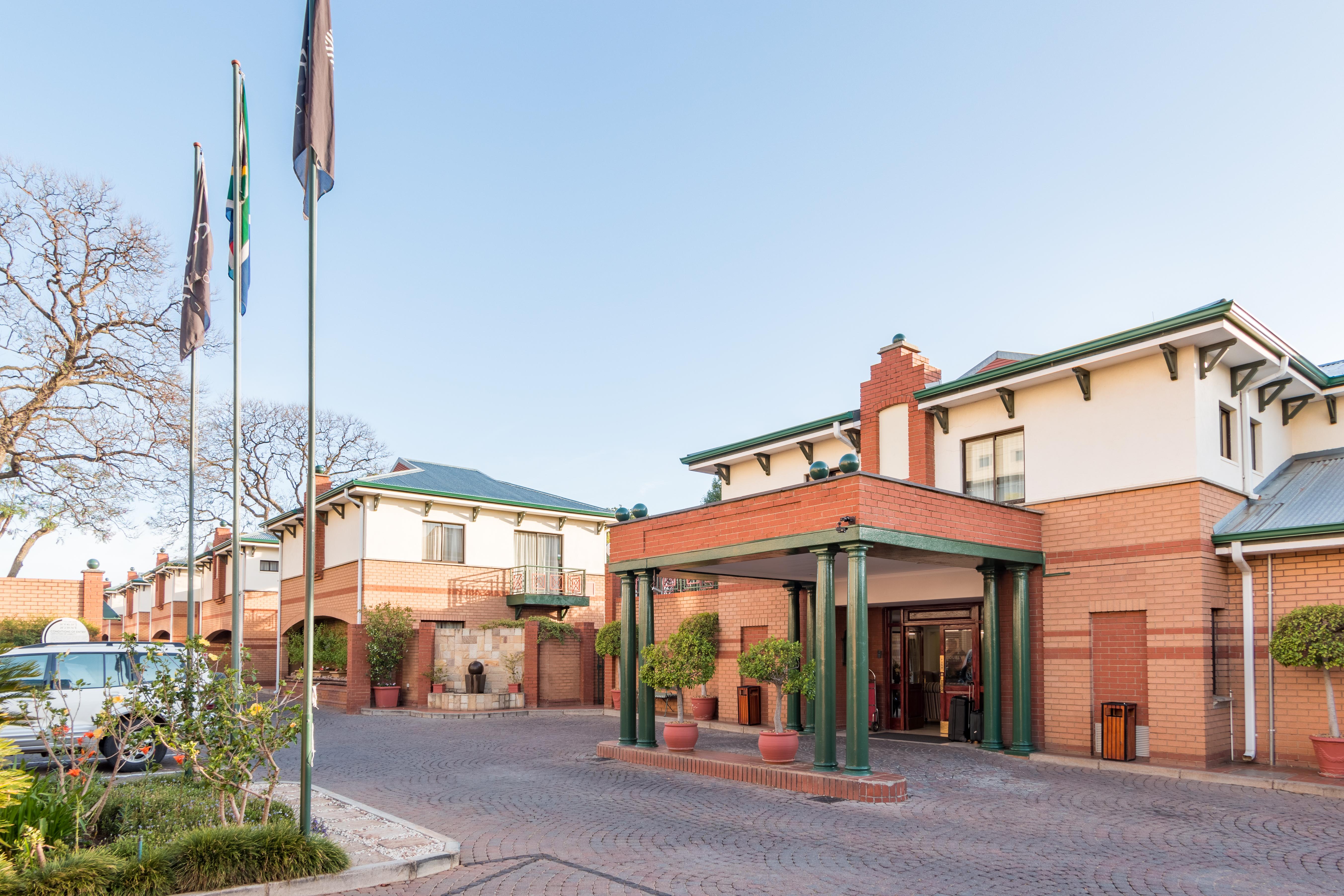 Courtyard Hotel Rosebank Йоханесбург Екстериор снимка